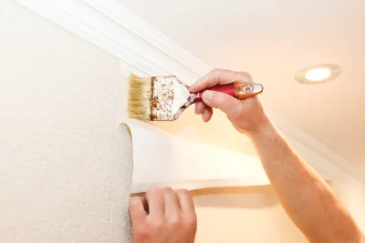 Pose de papier peint à la Haute-Maison — revêtements muraux et toiles de verre